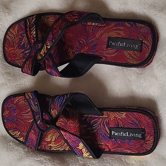 Pacific Living Shoes - 3/$15🚨WAS $45  PACIFIC LIVING Slides size 11